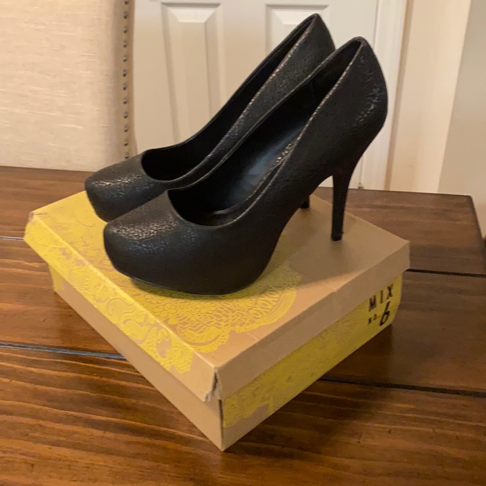 Mix No. 6 platform heel, Black, Size 11, good condition